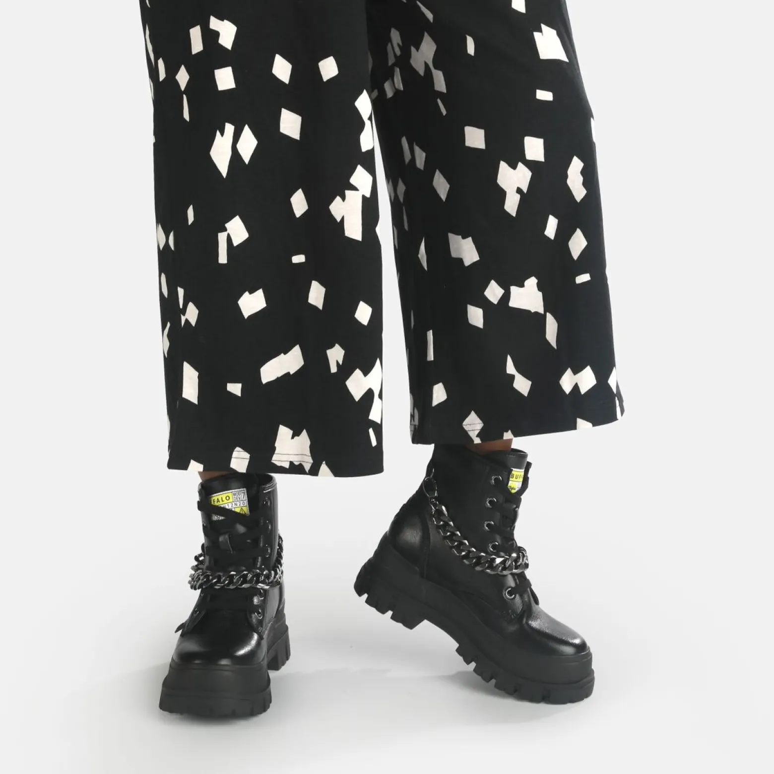 aspha_chain_ankle_boot_vegan_1-1.webp Women BUFFALO Ankle Boots^Aspha Chain Ankle Boot Vegan