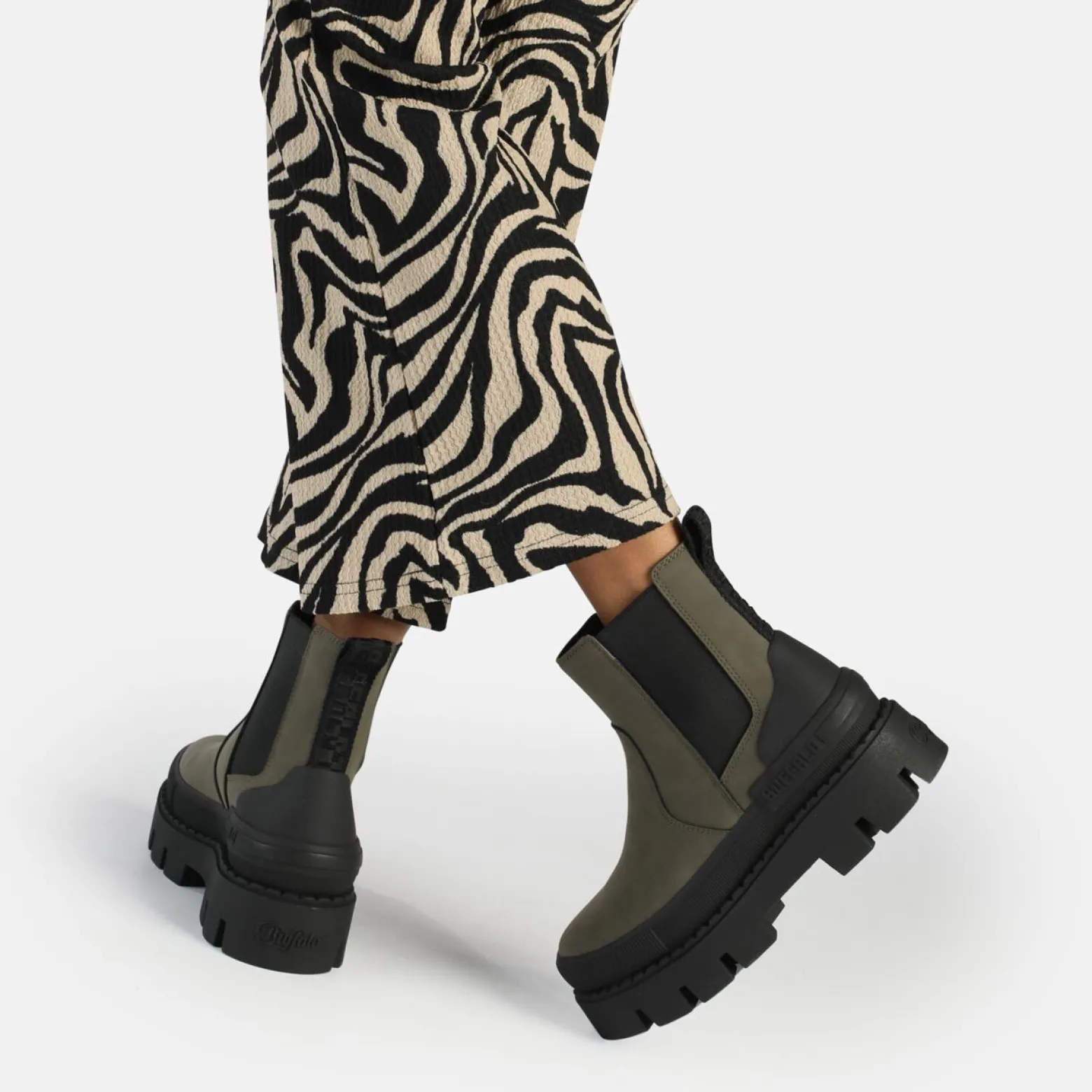 raven_chelsea_ankleboot_vegan_1-2.webp Women BUFFALO Ankle Boots^Raven Chelsea Ankle-Boot Vegan